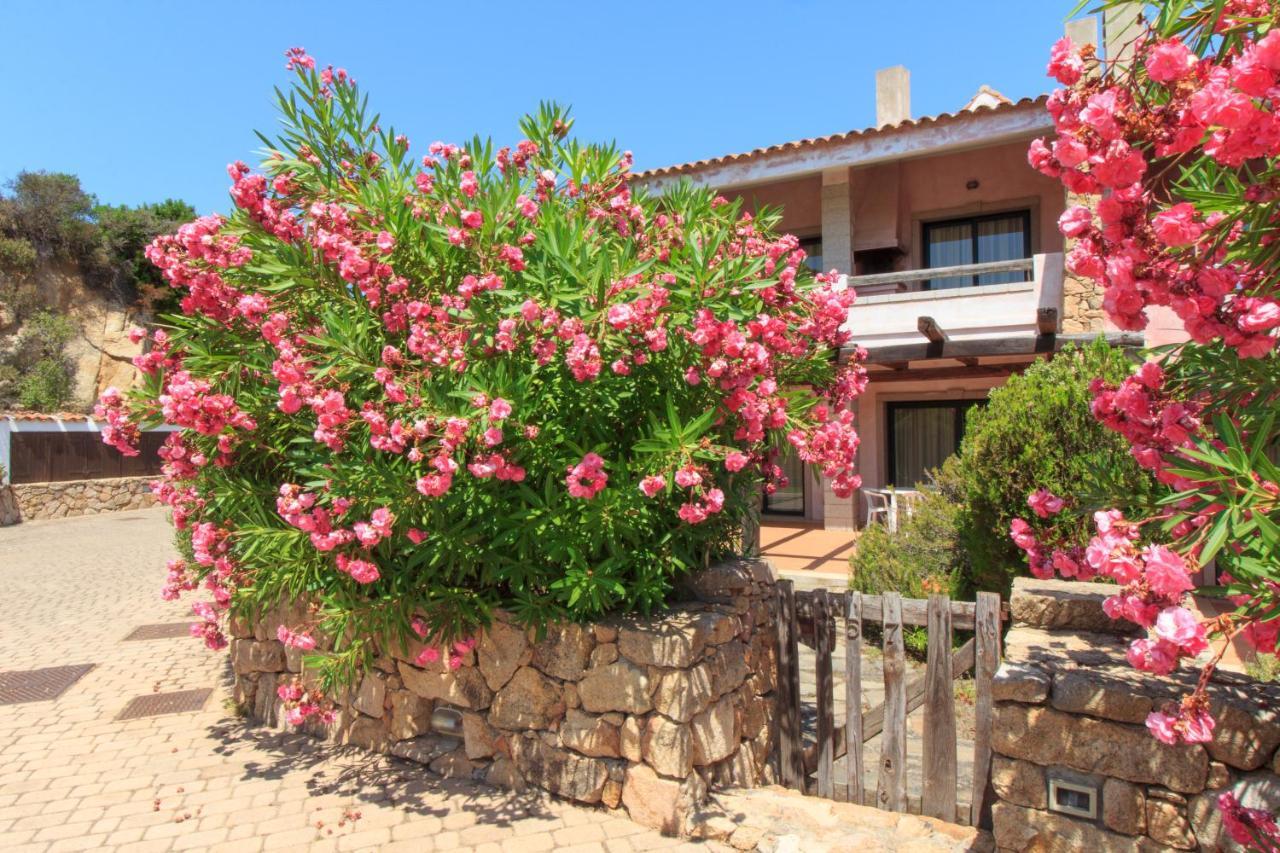 Baia Del Faro Aparthotel Palau Bagian luar foto