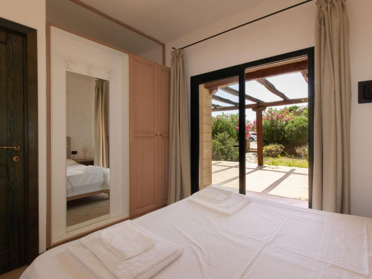 Baia Del Faro Aparthotel Palau Bagian luar foto