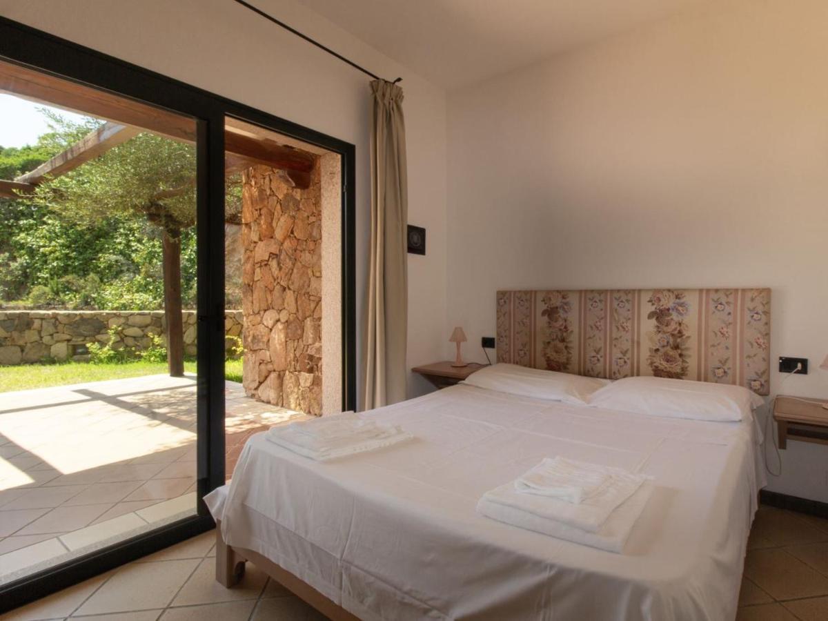 Baia Del Faro Aparthotel Palau Bagian luar foto