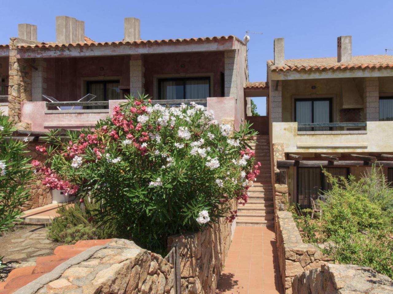 Baia Del Faro Aparthotel Palau Bagian luar foto
