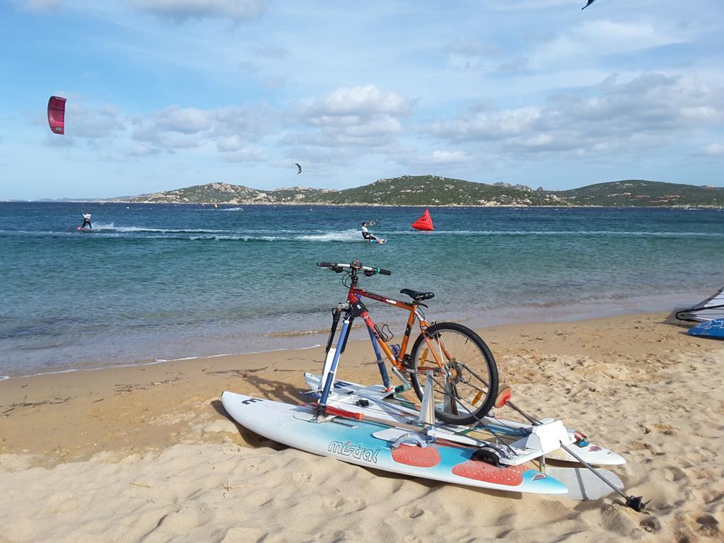 Baia Del Faro Aparthotel Palau Bagian luar foto