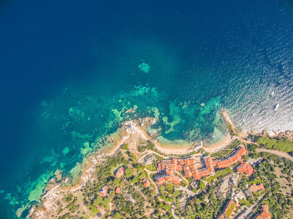 Baia Del Faro Aparthotel Palau Bagian luar foto